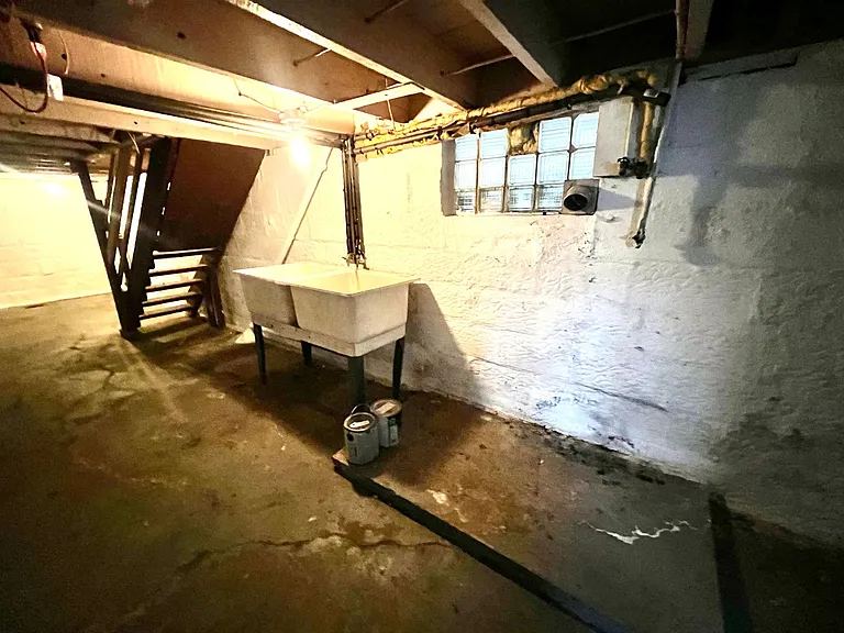 1613 Fourth Avenue (Full Service) — Photo 30
