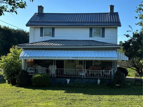 136 Hatfield Rd, Smock, PA 15480