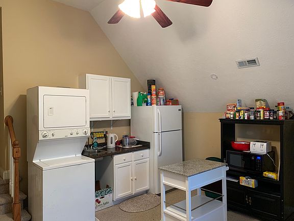Common Area exclusively Shared only between 2 professional tenants