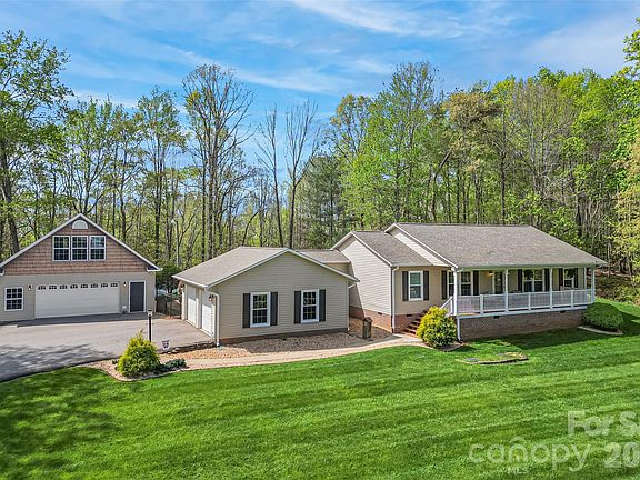 3rd image of 494 Dogwood Ln