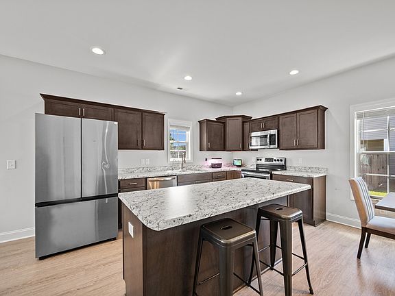 3rd image of 516 Poults Dr