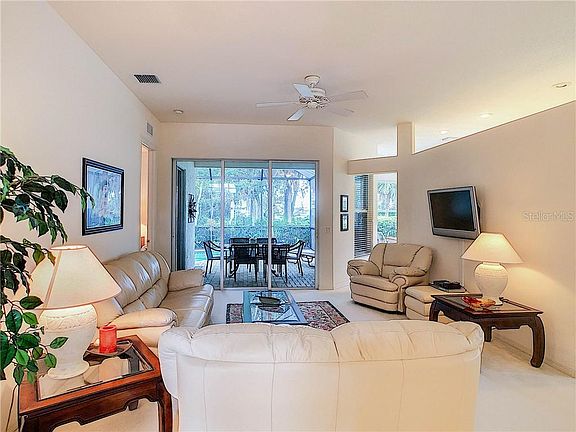 5th image of 348 Melrose Ct