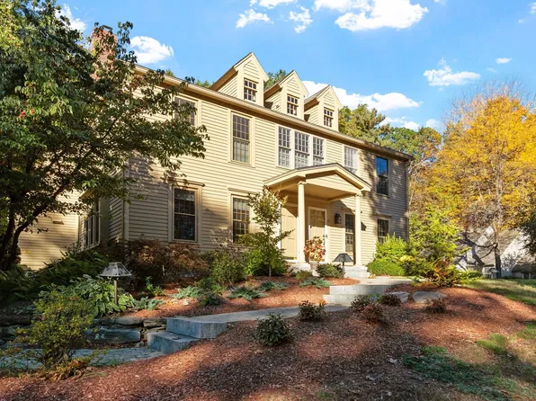 69 Royal Fern Dr, Lunenburg, MA 01462