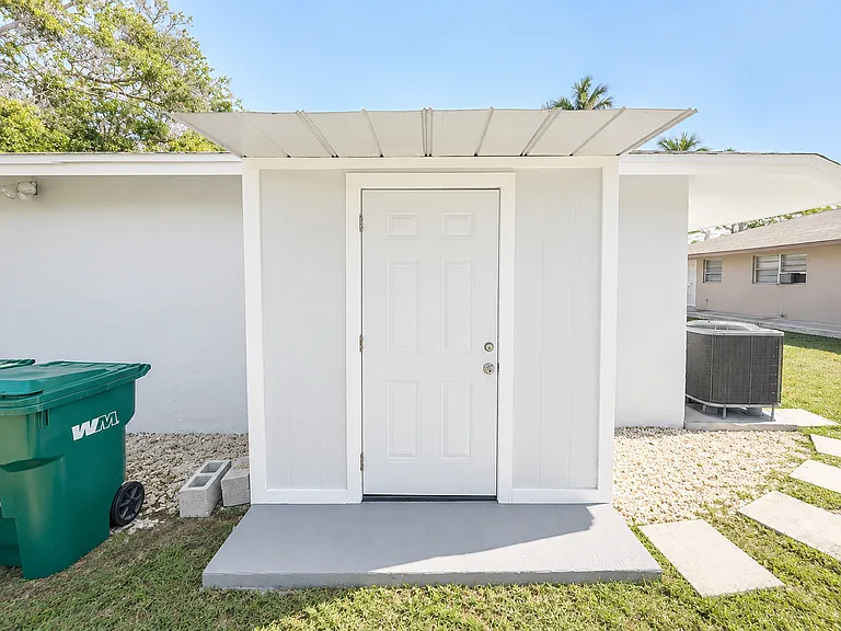 820 Central Dr — Photo 7