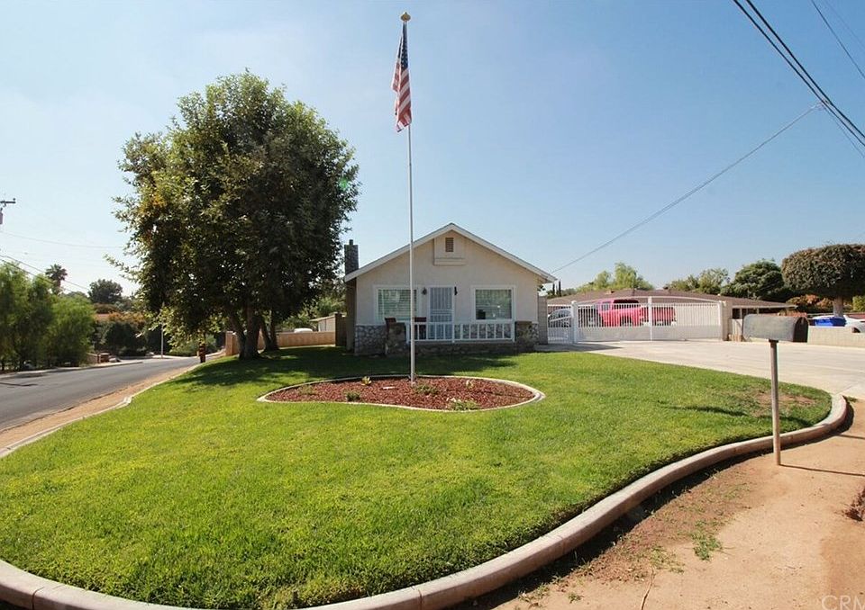 1st image of 33459 Washington Dr
