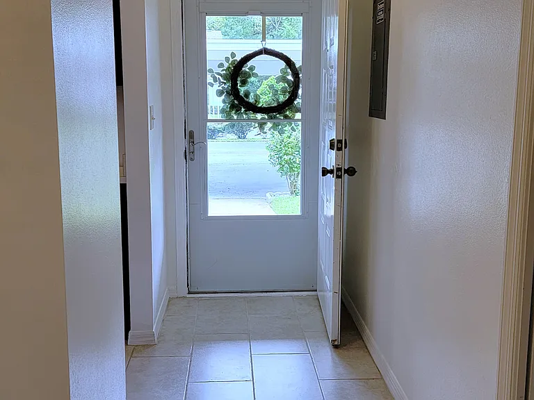 10819 Chenequa Ct — Photo 4
