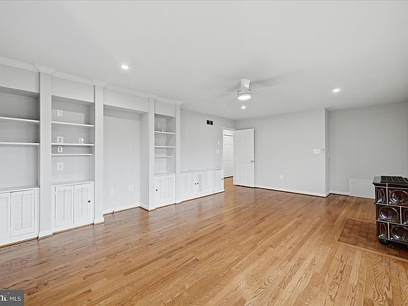 5th image of 388 Bowling Green Rd