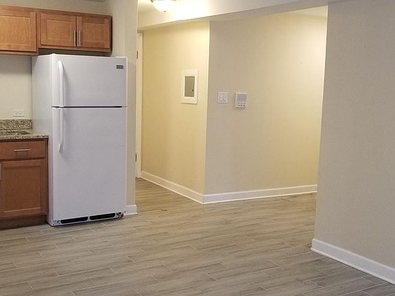 2nd image of 1736 W Farwell Ave #1A