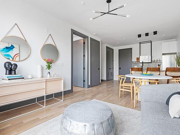 4th image of 424 Arlington Ave #5005