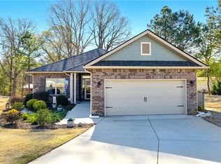 745 Skyview Dr, Commerce, GA 30529