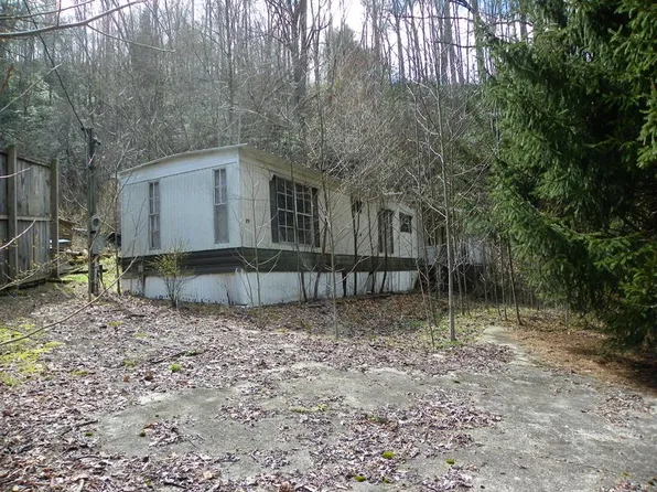 29 Mystery Mountain Dr, Sylva, NC 28779