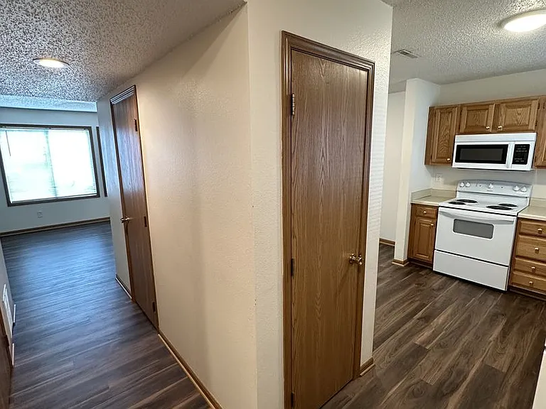 1011 Kellogg Ave — Photo 18