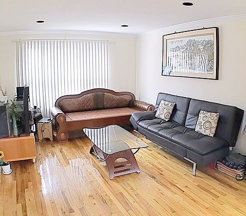 4th image of 45 Essex Dr
