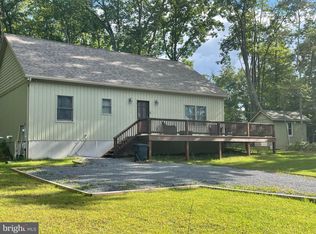 96 Glendale Woods Rd, Oakland, MD 21550