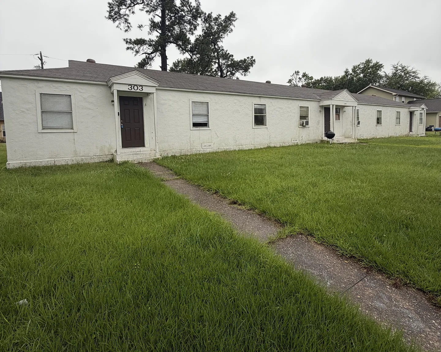 3 bed, 900 sqft, $875 — Photo 1