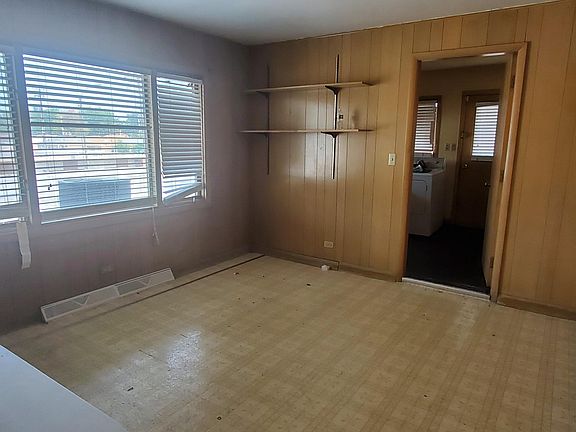 4th image of 8707 S Euclid Ave APT 2