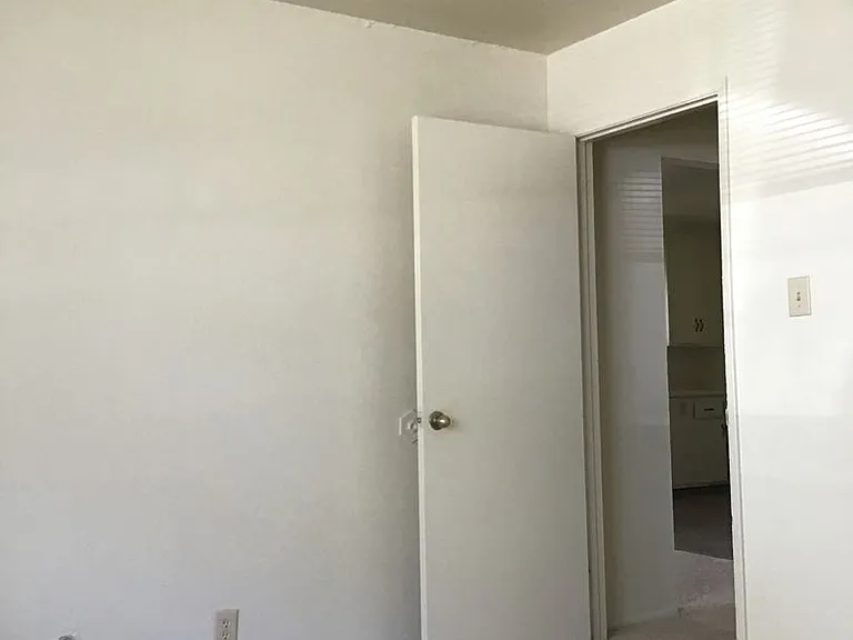 1027 F St — Photo 6