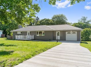 137 Skyline Dr, Beaver Falls, PA 15010