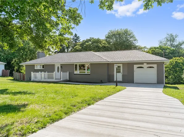 137 Skyline Dr, Beaver Falls, PA 15010