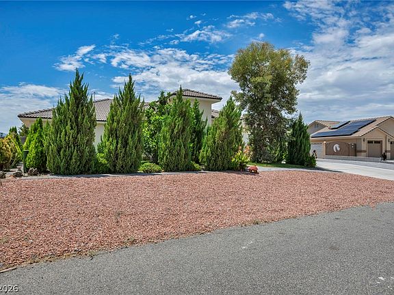 2nd image of 6680 Greenbriar Ct
