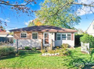 658 Van Raalte Ave, Holland, MI 49423