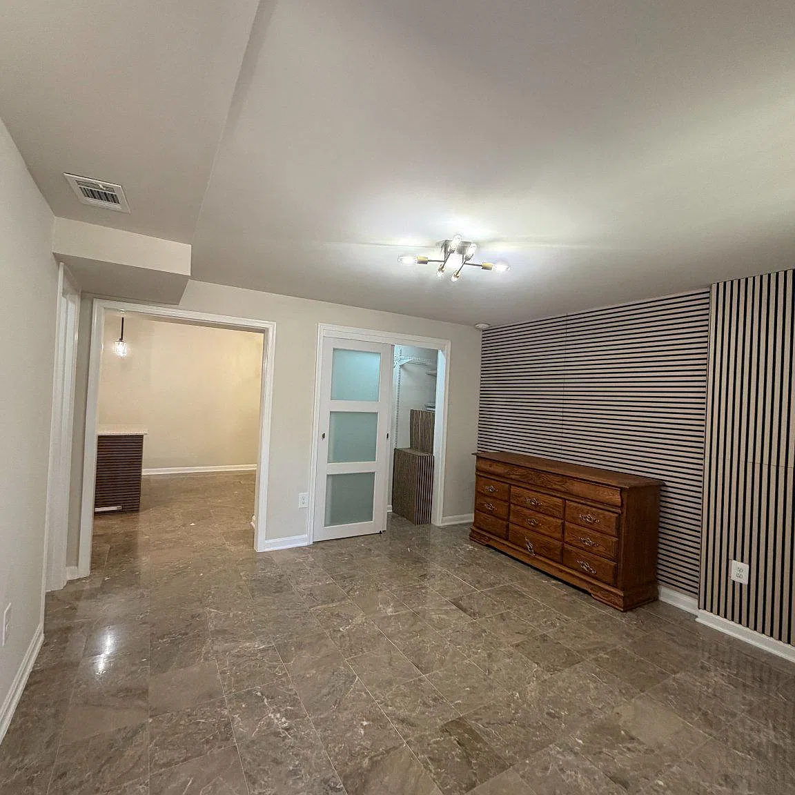 1 bed, 1.0 bath, 2836 sqft, $1,550 — Photo 4