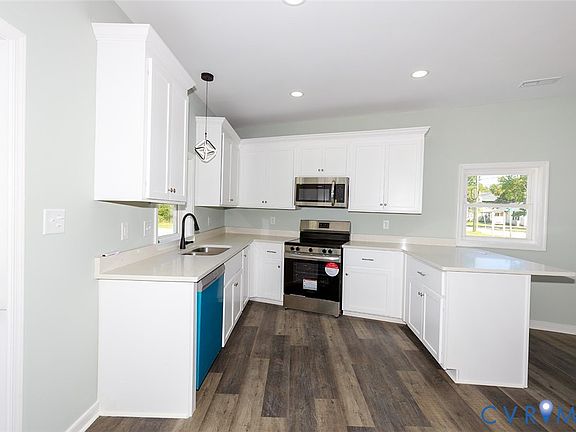 5th image of 526 W Main St