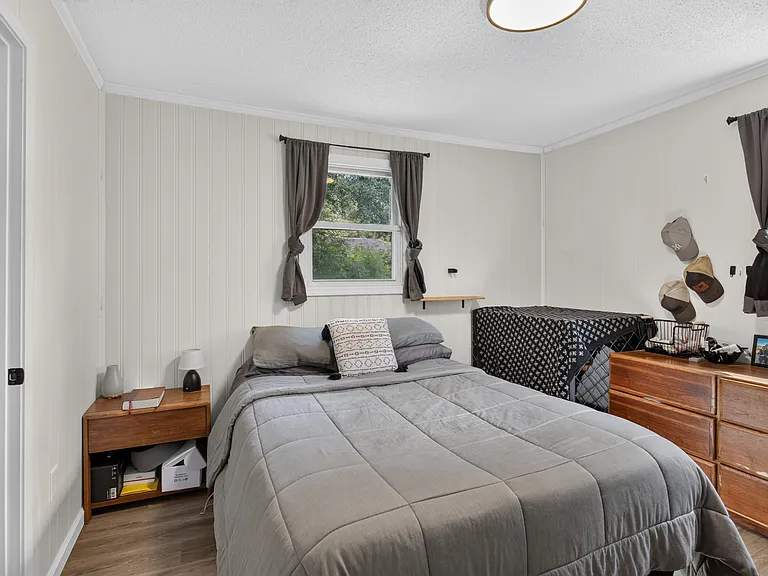 1315 Phyllis Dr — Photo 11