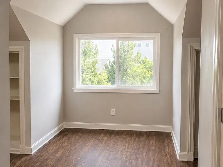 1204 E Denny Way #5 — Photo 3
