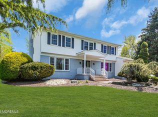 8 Glendale Drive, Manalapan, NJ 07726