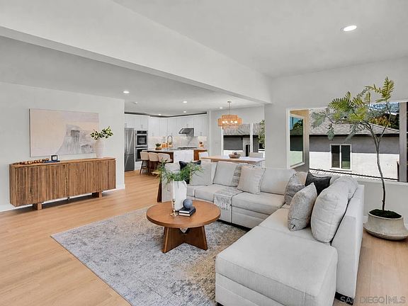 4th image of 4435 Del Monte Ave