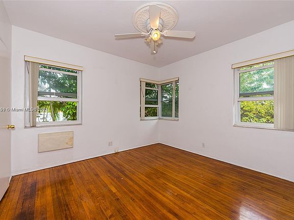 4th image of 3903 Ponce De Leon Blvd