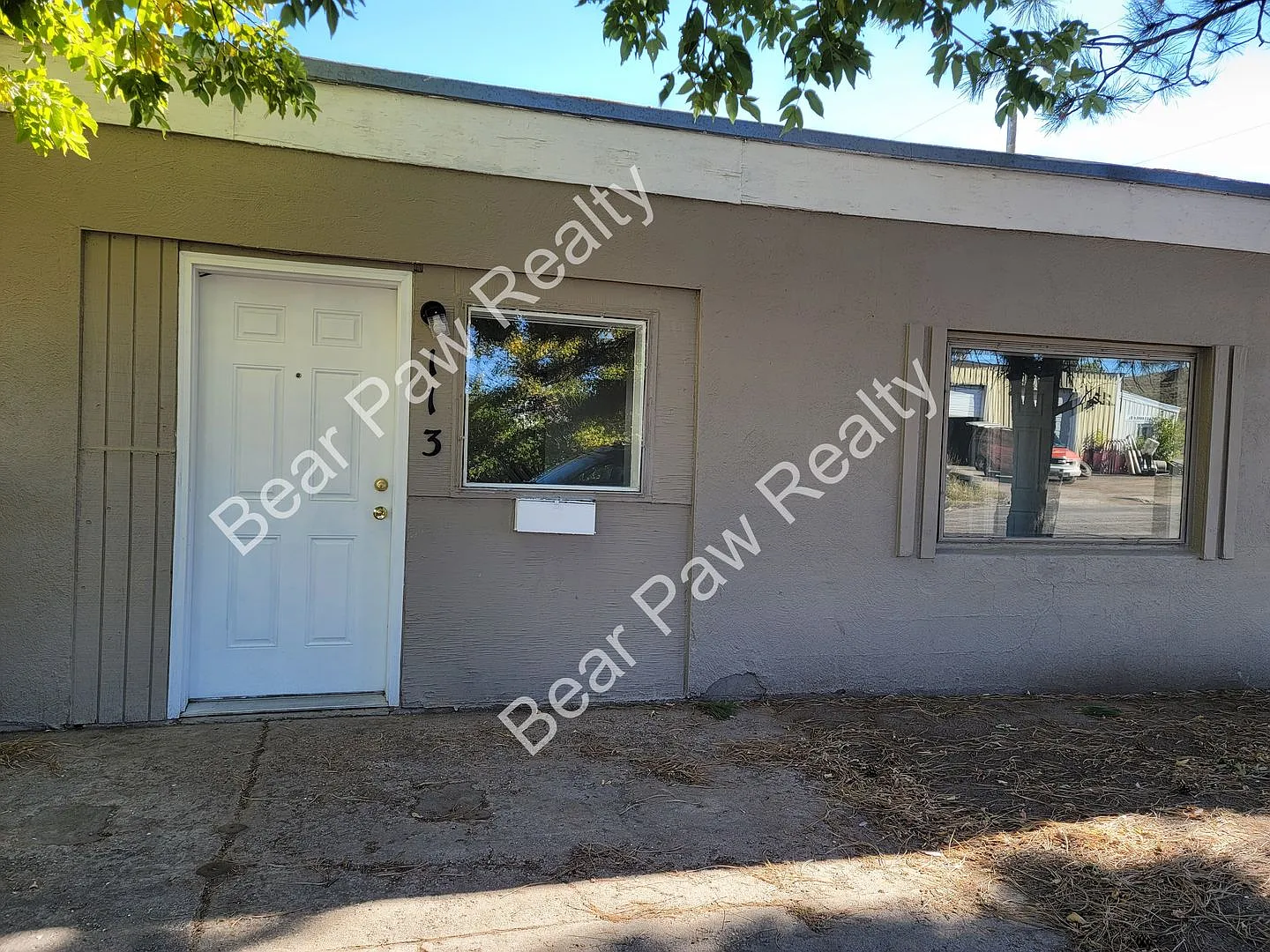 503 E 2nd/Van Lennen — Photo 1