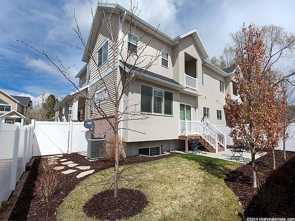 4th image of 594 Park Plaza Pl