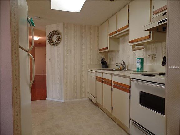 4th image of 126 Loblolly Ct APT F