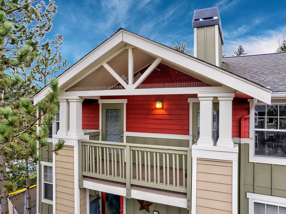 Top Floor Corner Unit