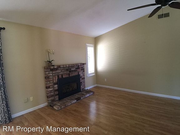 5th image of 121 Cerrito Dr