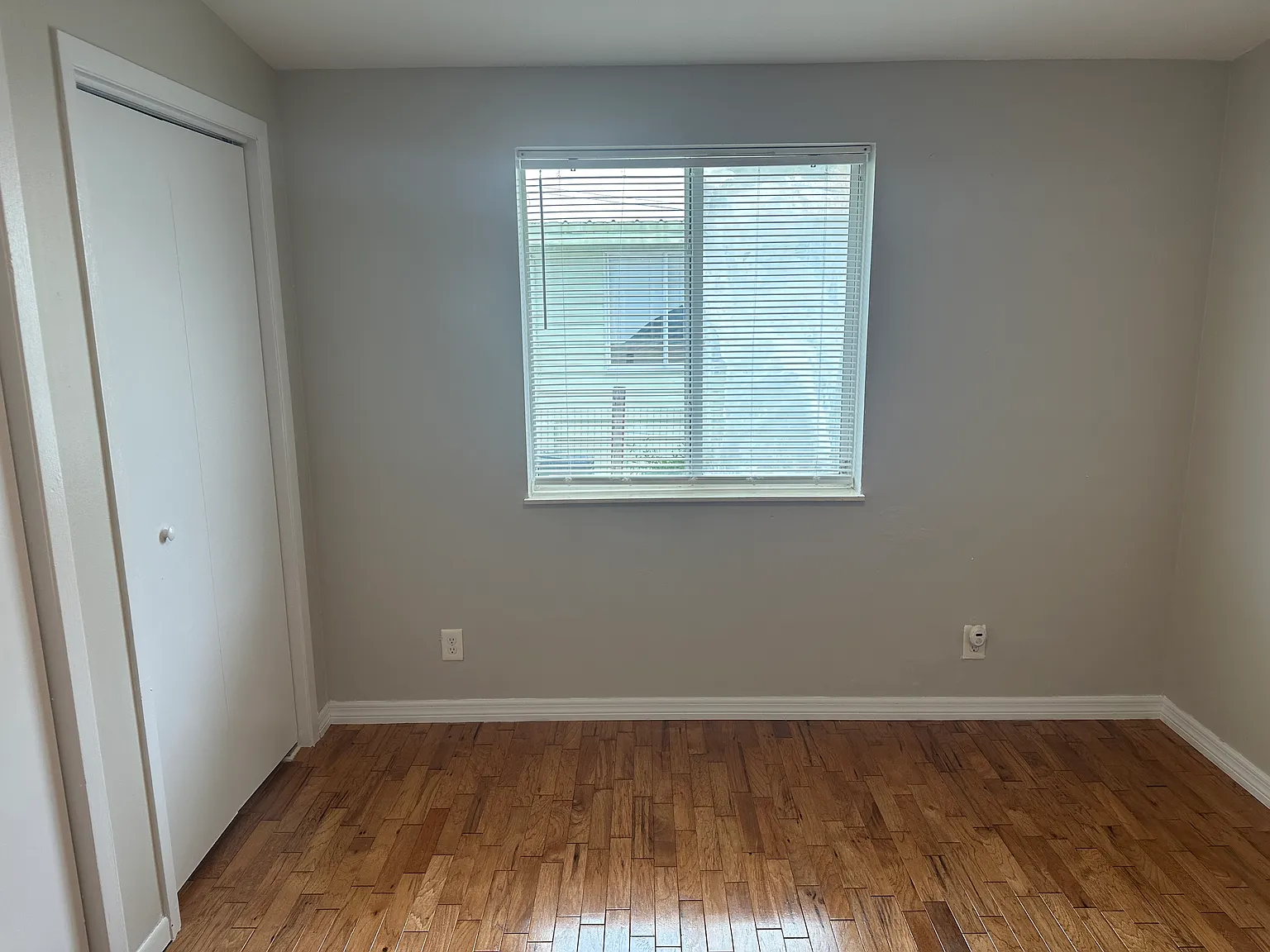 2 bed, 900 sqft, $1,560 — Photo 2