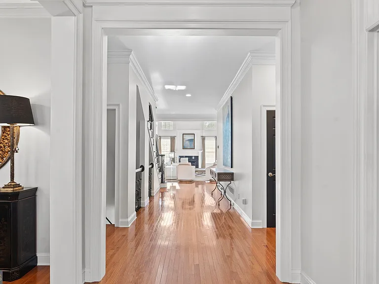 102 N Cove Dr — Photo 5