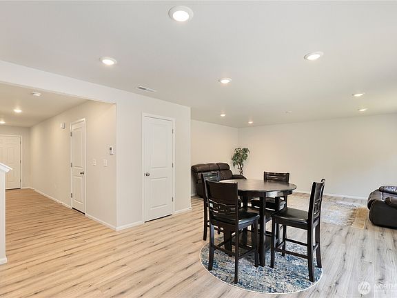 5th image of 19824 134th Avenue Ct E