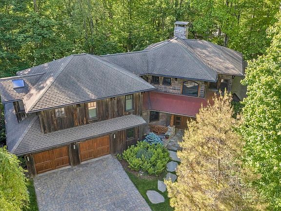 2nd image of 355 Oakley Green
