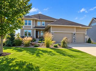 5915 Edgewater Dr, Savage, MN 55378