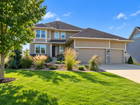 5915 Edgewater Dr, Savage, MN 55378