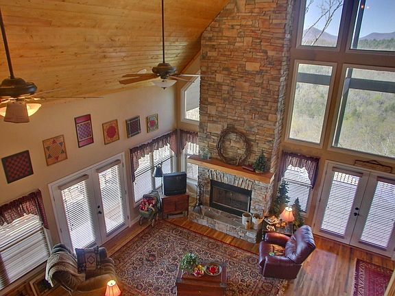 3rd image of 161 Shadow Mountain Dr