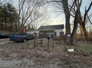 5618 Green Ridge Rd SE, New Philadelphia, OH 44663