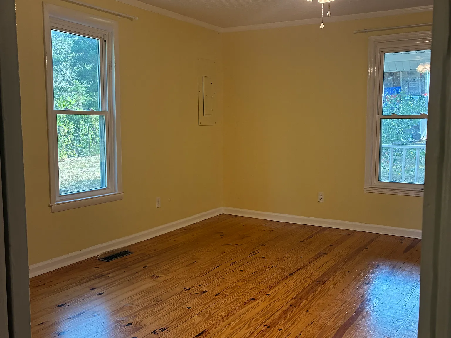 2 bed, 984 sqft, $1,500 — Photo 3