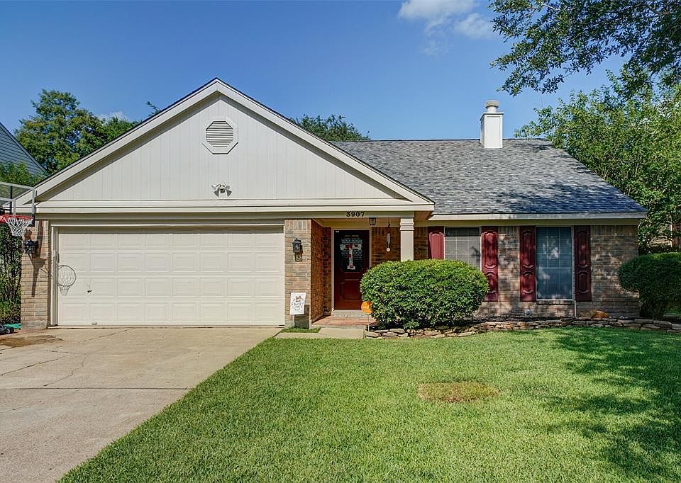1st image of 3907 Lee Ln