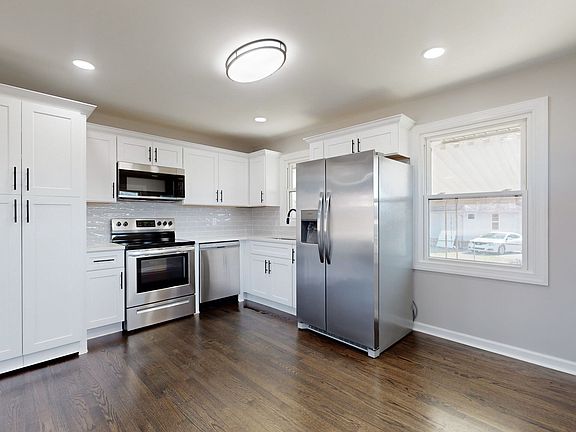 3rd image of 2641 Woodberry Dr