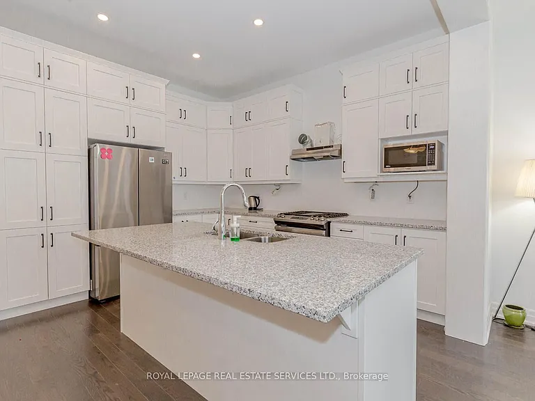3334 Harasym Trl — Photo 8