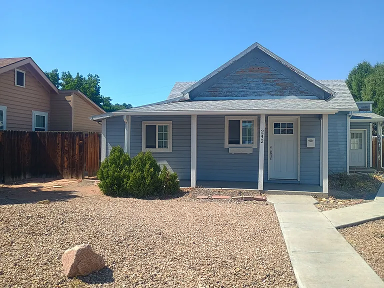 242 Gunnison Ave #1 — Photo 1